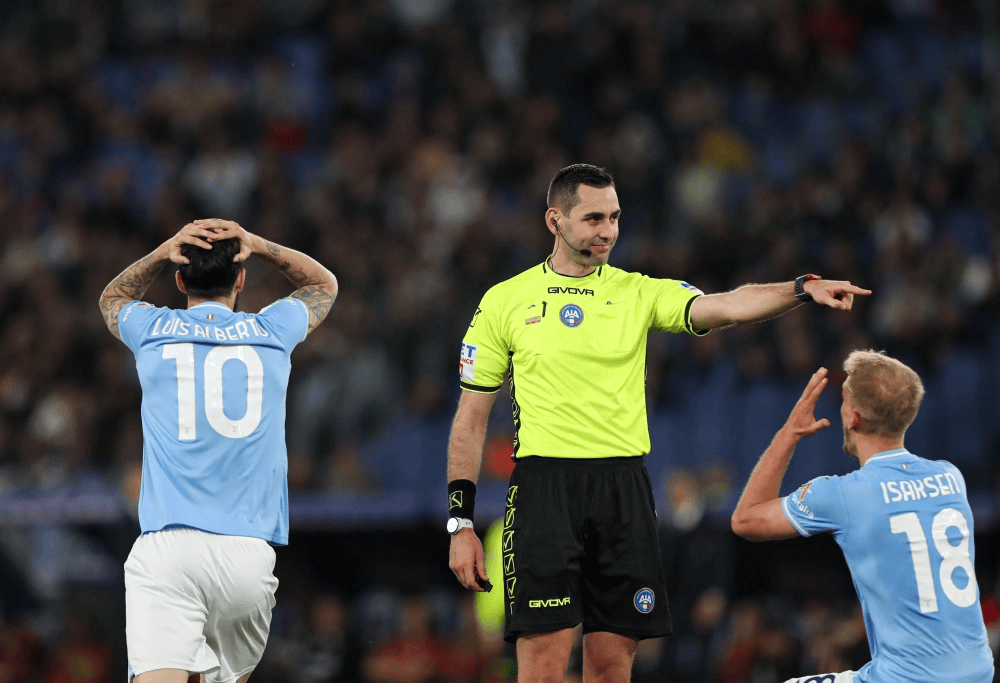 包含拉齐奥训练开放日；赛后刷新队史纪录引欢呼；意甲在即；数据趋势出现新变化的词条