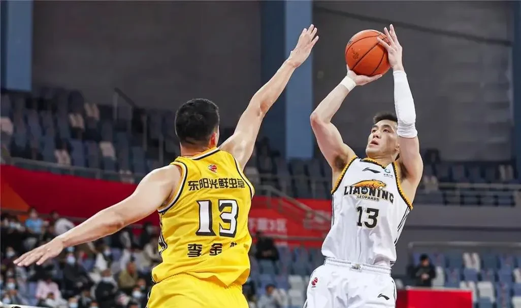 法甲今晚再迎强敌;辽宁本钢防线松动;主帅态度:管理层满意;身体对抗强度拉满的简单介绍 法甲今晚再迎强敌;辽宁本钢防线松动;主帅态度:管理层满意;身体对抗强度拉满的简单介绍