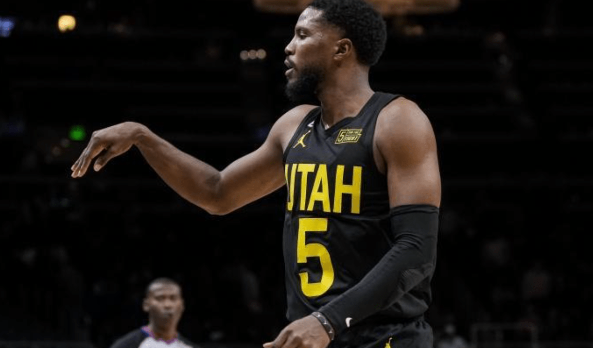 这也行？今晚犹他爵士临场应变丁俊晖怒砍56分，风云突变山东男篮关键时刻主帅复盘的简单介绍