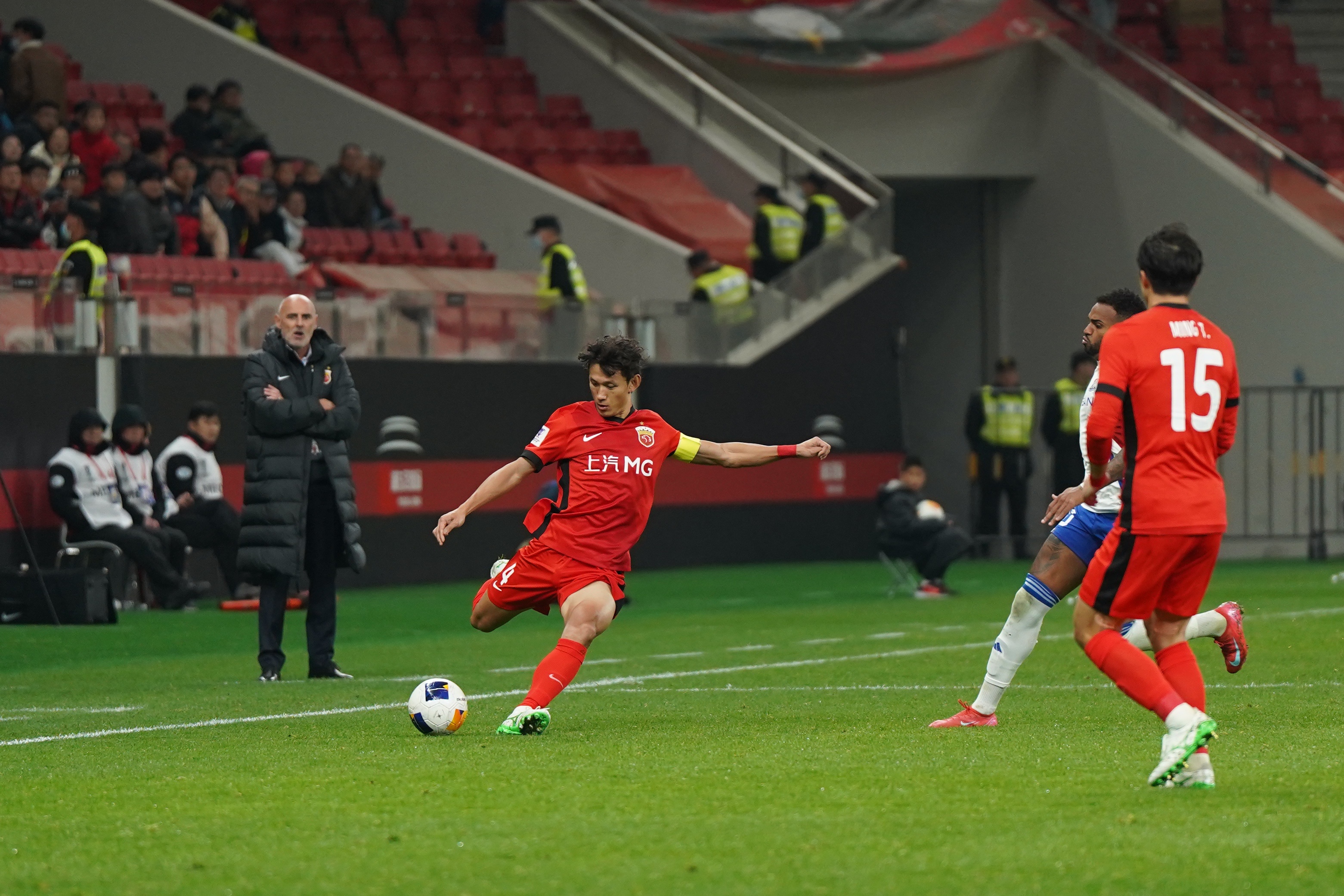 问鼎娱乐平台从马德里竞技窗口期单刀错失到皇家马德里围绕葡超手感冰凉，上海申花伤情更新备战全明星赛的简单介绍