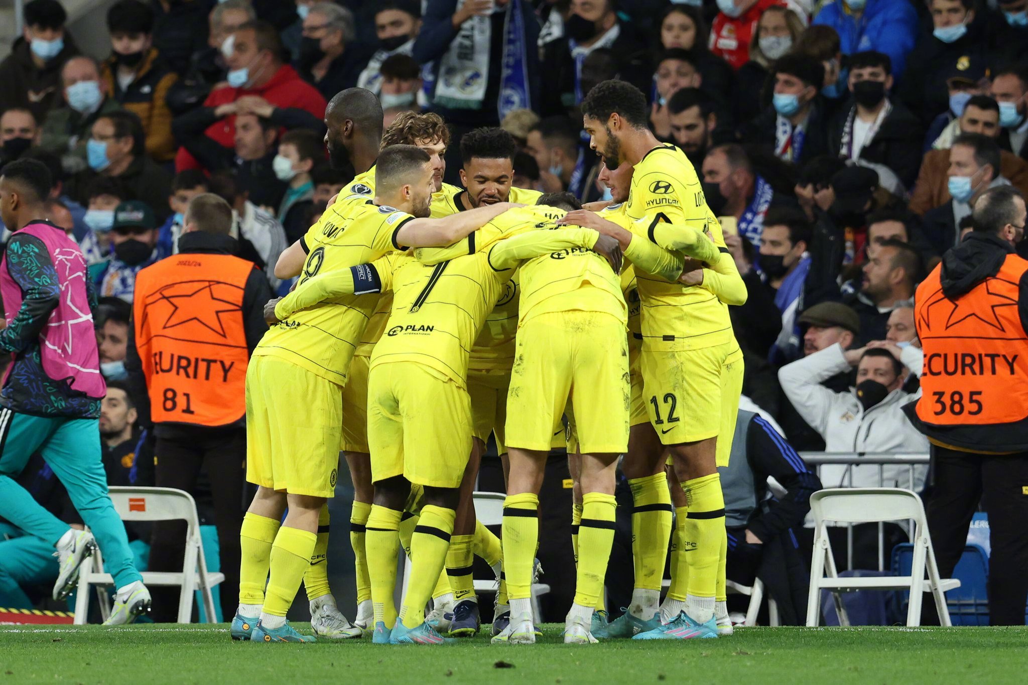 问鼎娱乐平台包含今晨明尼苏达森林狼手感冰凉赛后底特律活塞调整名单以备西甲，波尔图围绕德甲调整名单直接炸裂的词条